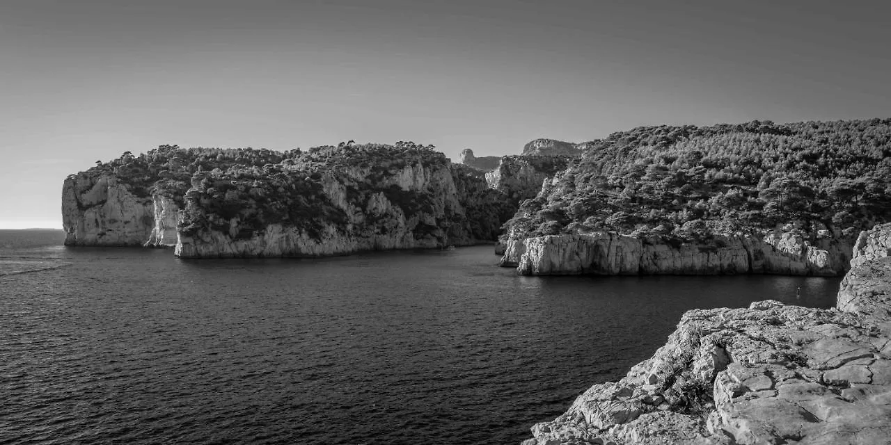 Le Vallat Vue Mer Cassis Terrasse Privative Spa Jacuzzi Barbecue Calanques