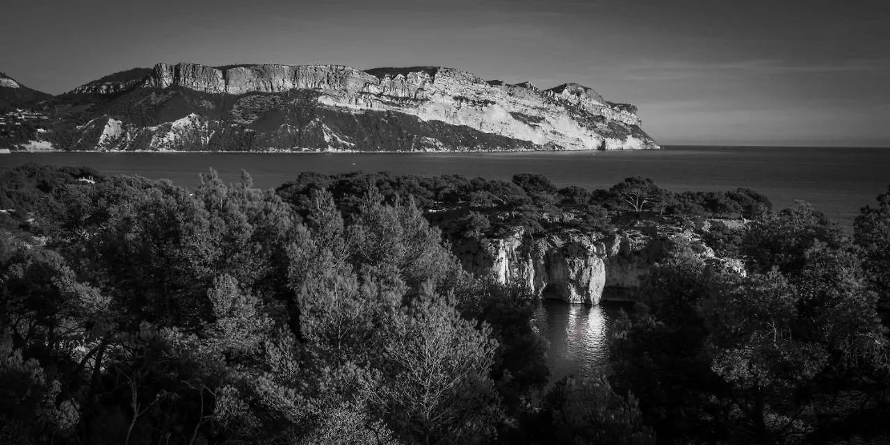 Apartment Le Vallat Vue Mer Cassis Terrasse Privative Spa Jacuzzi Barbecue Calanques